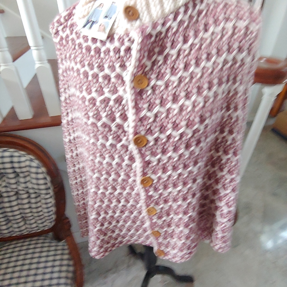 Simply Noelle poncho one size
